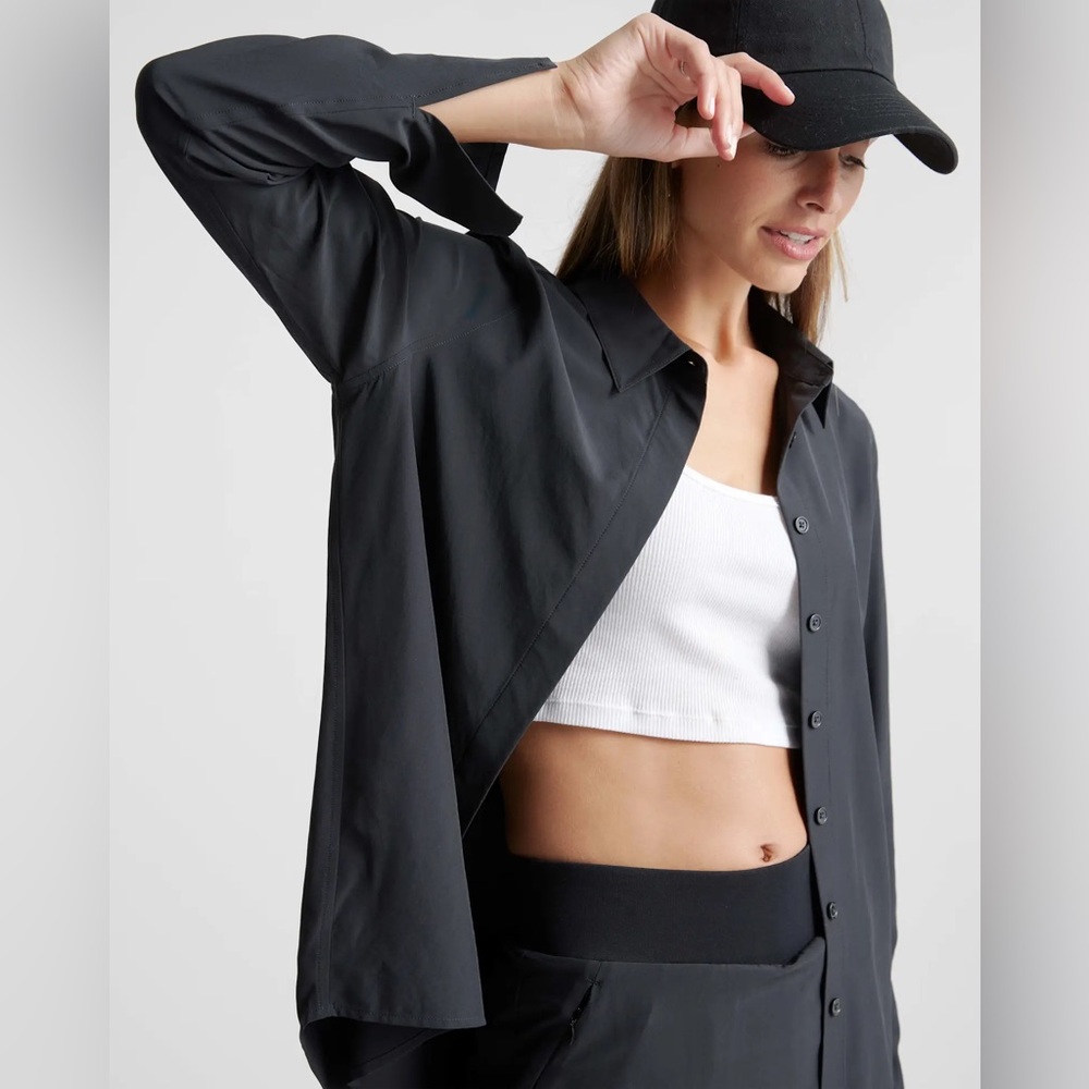 Quince Performance Tech Blouse NWT - SOLD OUT